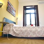 Vic' Street Oda ve Kahvaltı Napoli