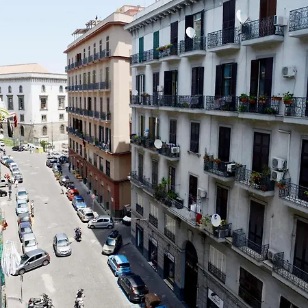 Vic' Street 4*