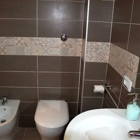 Vic' Street Bed & Breakfast 4*