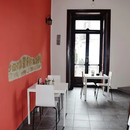 Vic' Street 4* Napoli